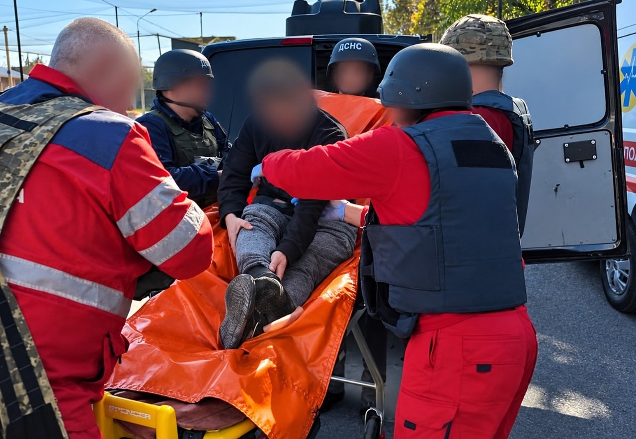 Били по трьох районах Дніпропетровщини: 11 постраждалих, пошкоджені будинки та лікарня