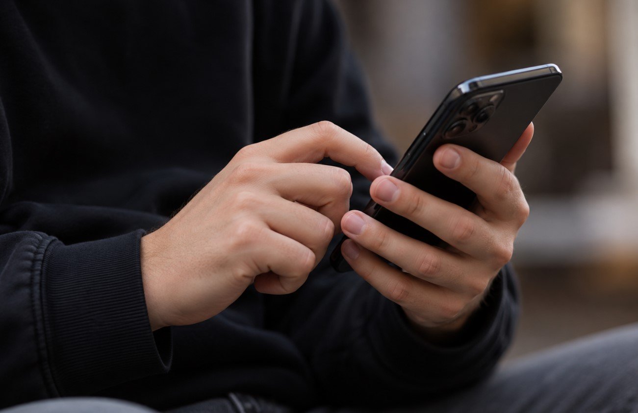 У Кривому Розі суд конфіскував iPhone чоловіка за радикальні дописи щодо ТЦК в Telegram