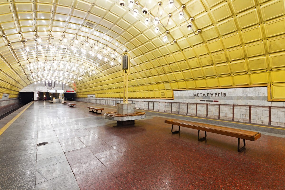 У Дніпрі аварійно зупинилося метро: станції працюють як укриття