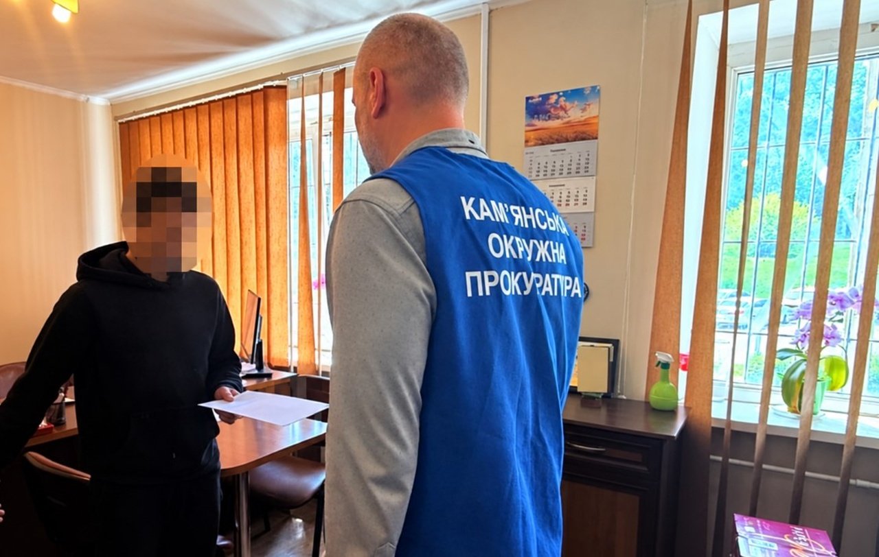 На Дніпропетровщині чоловіка обвинувачують у замаху на зґвалтування 6-річної падчерки