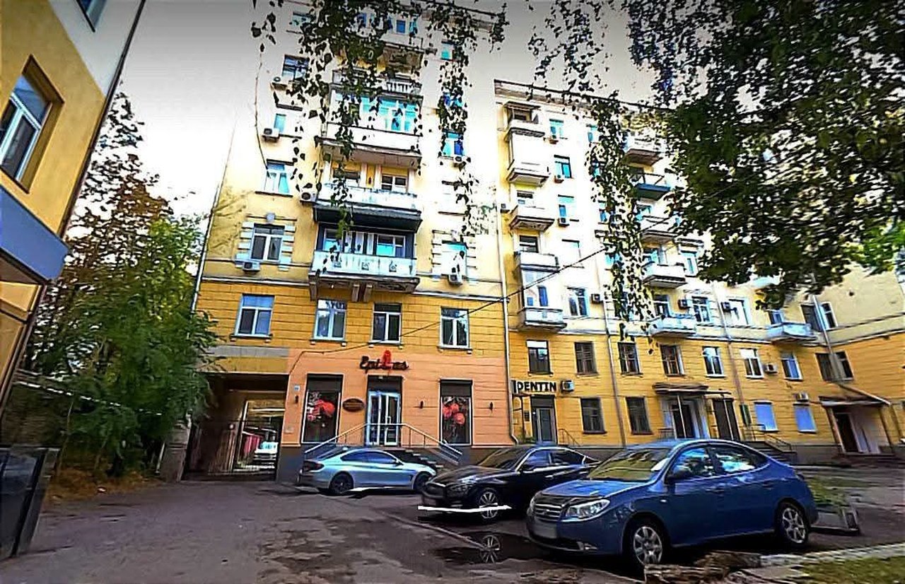 Будинок із загадкою та першими ліфтами: що приховує семиповерхівка на Яворницього в Дніпрі