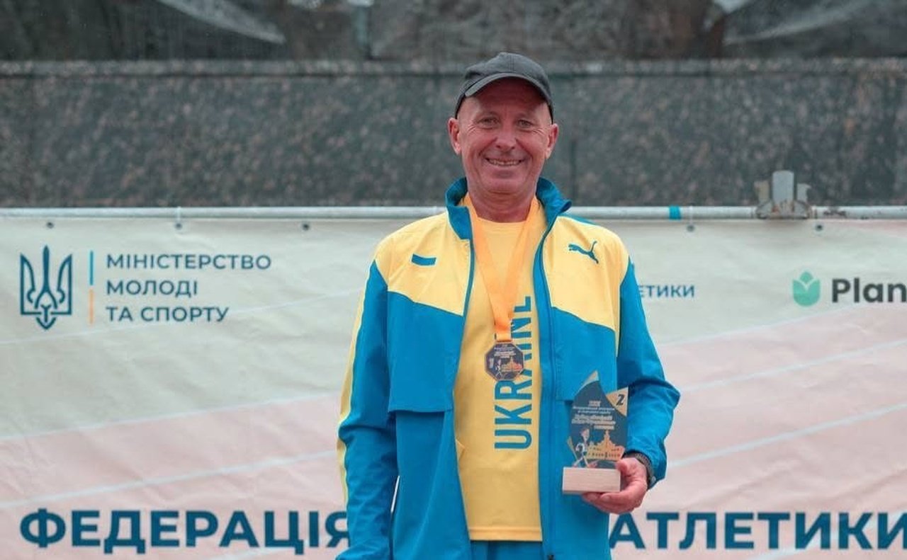 Директор спортшколи з Дніпра здобув золото та встановив рекорд України