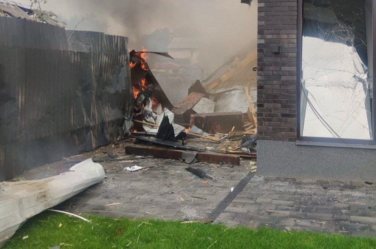 Сталися пожежі в приватному секторі: в ОВА повідомили наслідки атаки на Дніпро