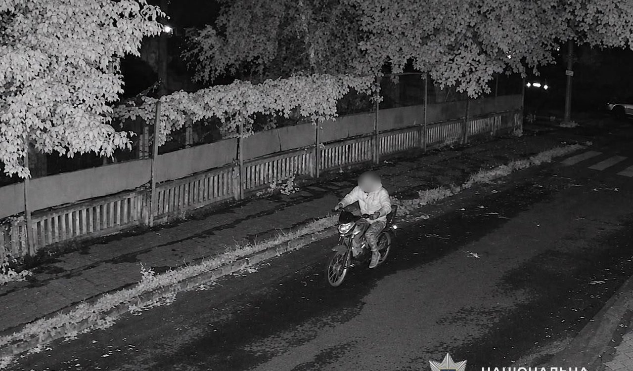 Спрятал и хотел перекрасить: в Днепре мужчина похитил вожделенный мотоцикл