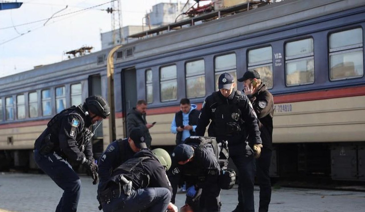 Укрзалізниця перегляне правила безпеки після удару по електричці у Дніпрі