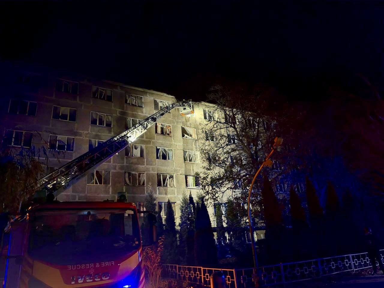 Постраждали дві неповнолітні дівчини через атаку на гуртожиток у Дніпрі
