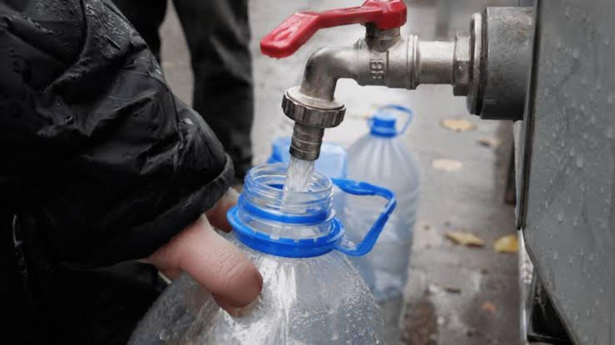 В Днепре расширили список адресов подвоза технической воды: где можно набрать